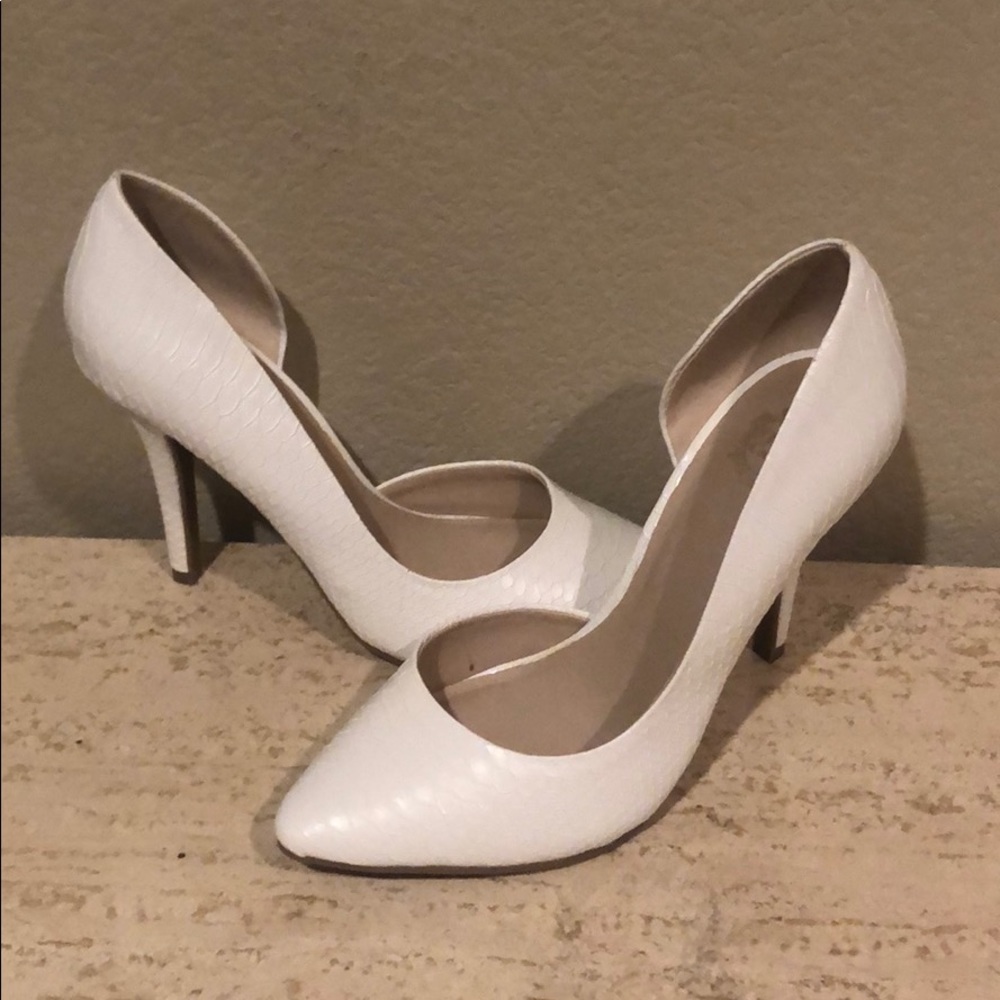 NEW - Juicy Couture white high heels - Size 7